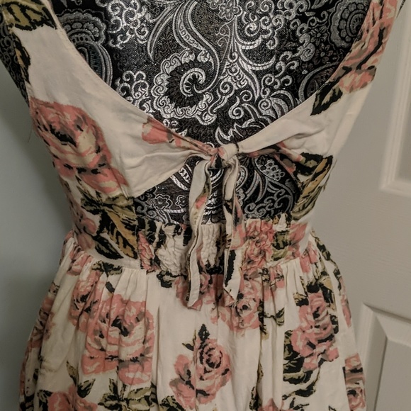 Pins and Needles Urban Outfitters floral dress - Picture 6 of 8